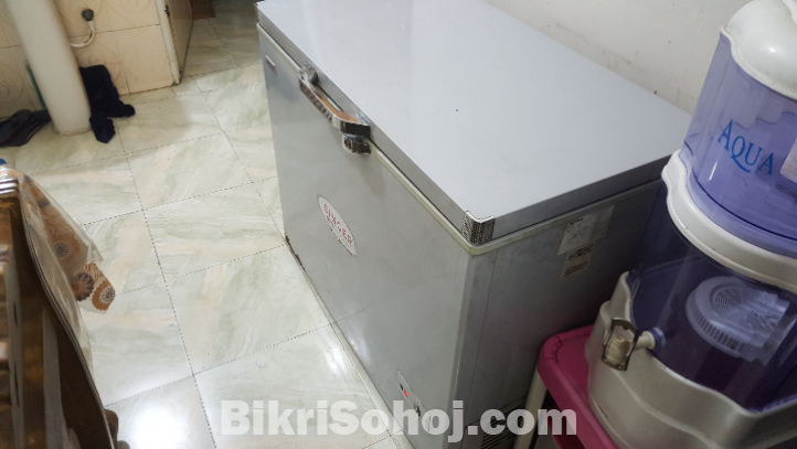 Singer deep fridge (chester freezer) for sale